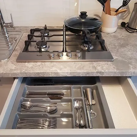 2 Bedroom Lux Apartment *